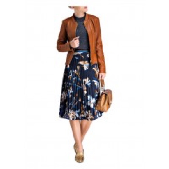 Hugo Boss Viplisa Skirt as worn by Queen Letizia - Picture 3 of 8